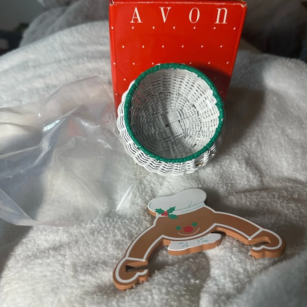 Avon Red Holiday Wicker Basket